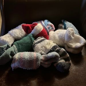 8 pairs of fluffy lounging socks